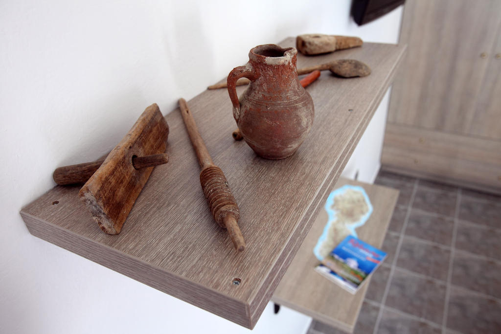 Margarita'S Rooms Folegandros Town Ruang foto