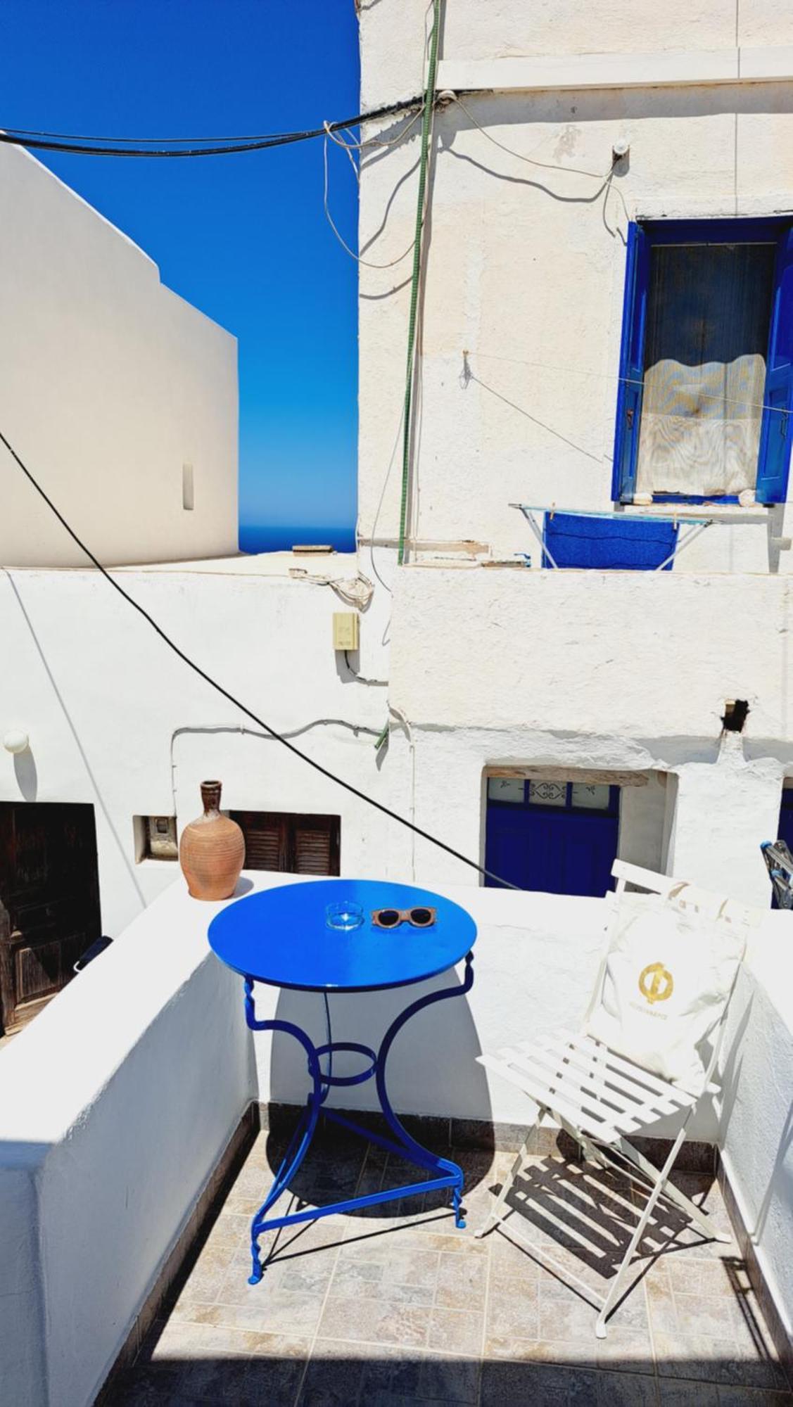 Margarita'S Rooms Folegandros Town Bagian luar foto