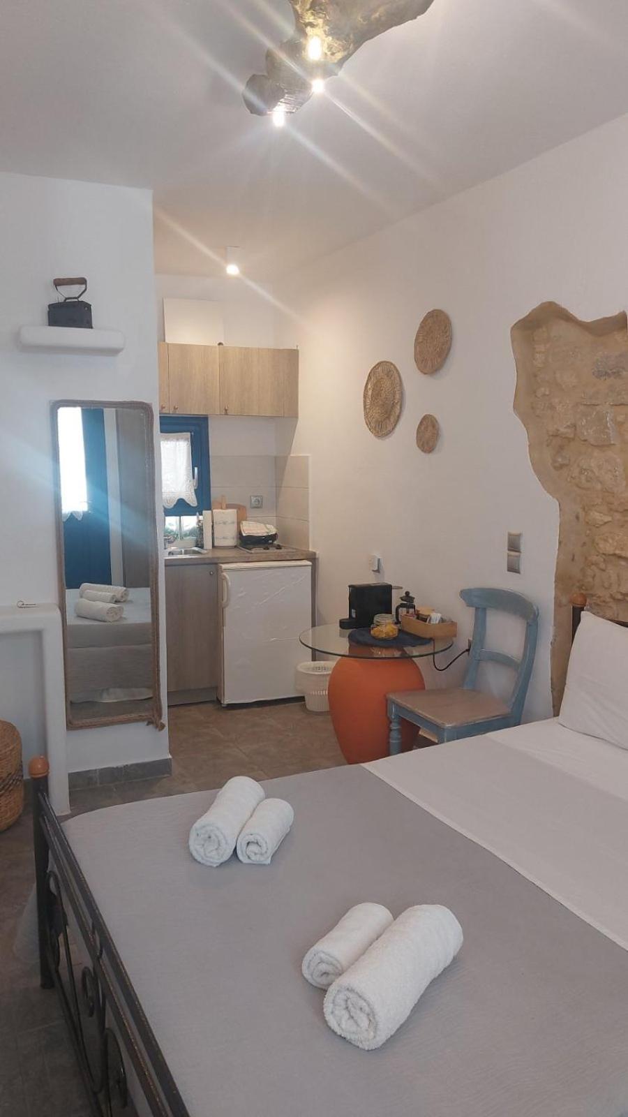Margarita'S Rooms Folegandros Town Ruang foto