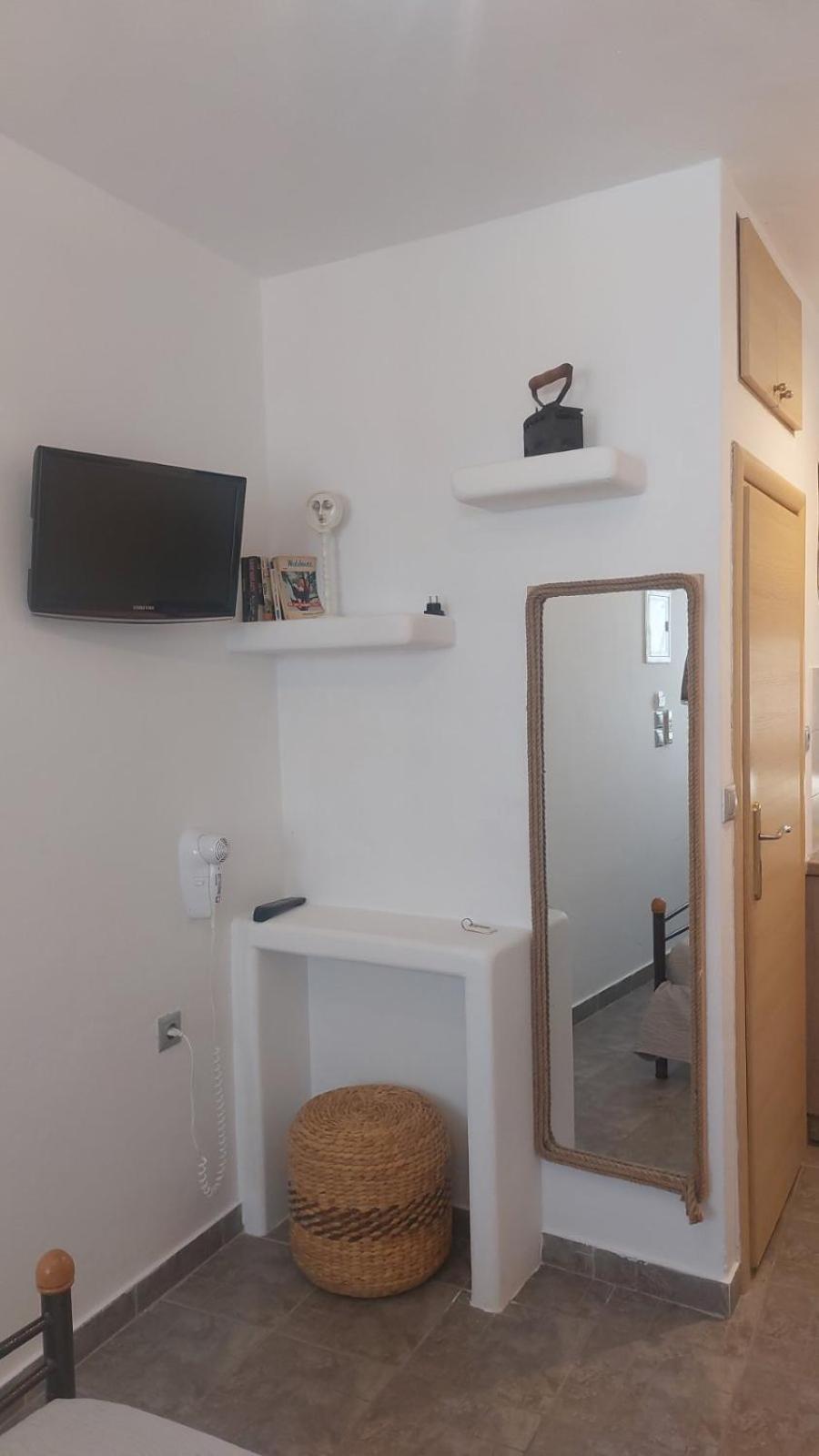 Margarita'S Rooms Folegandros Town Bagian luar foto