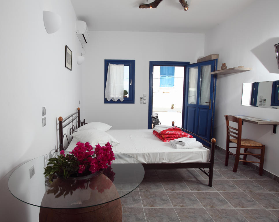 Margarita'S Rooms Folegandros Town Ruang foto
